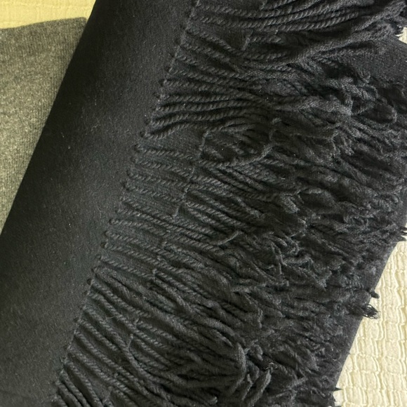 Piscotta New York 100% Cashmere Throw - Picture 6 of 12